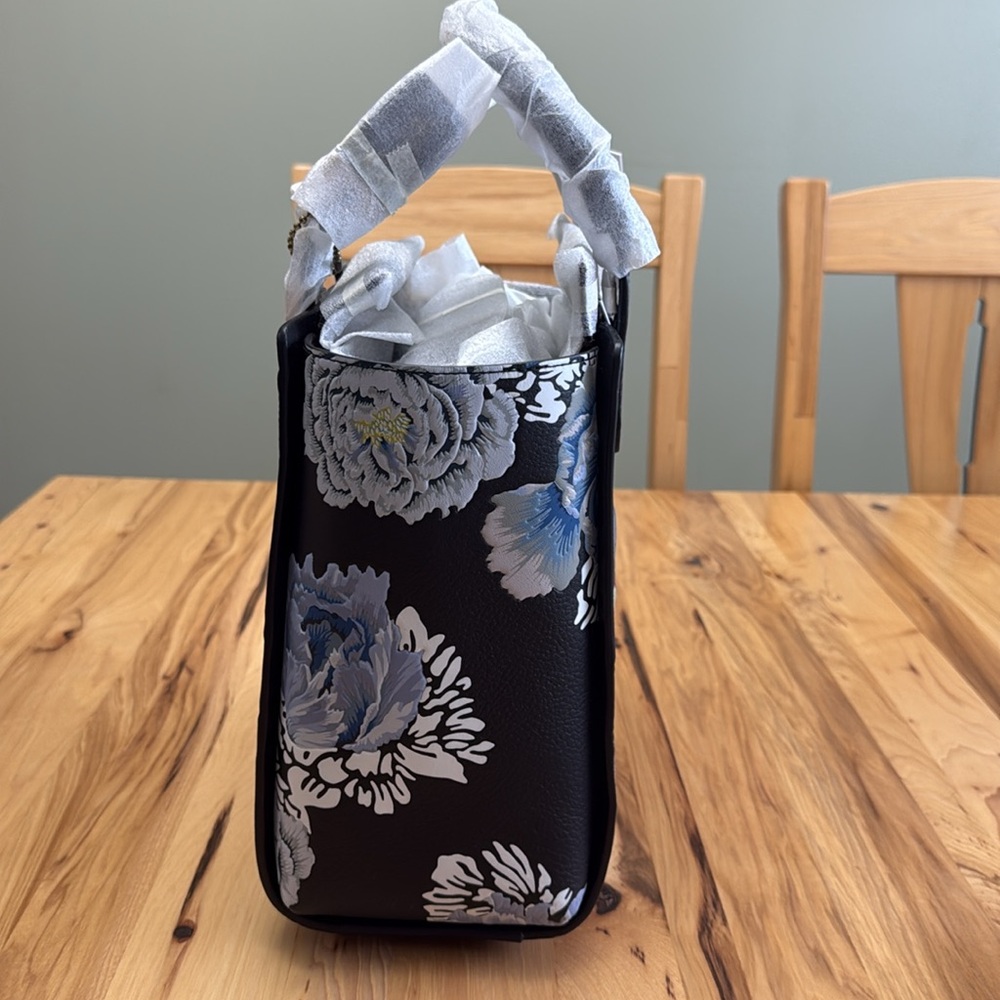 NWT Coach x Kaffe Fassett Troupe Tote In Signature Canvas With Patchwork - Picture 8 of 15